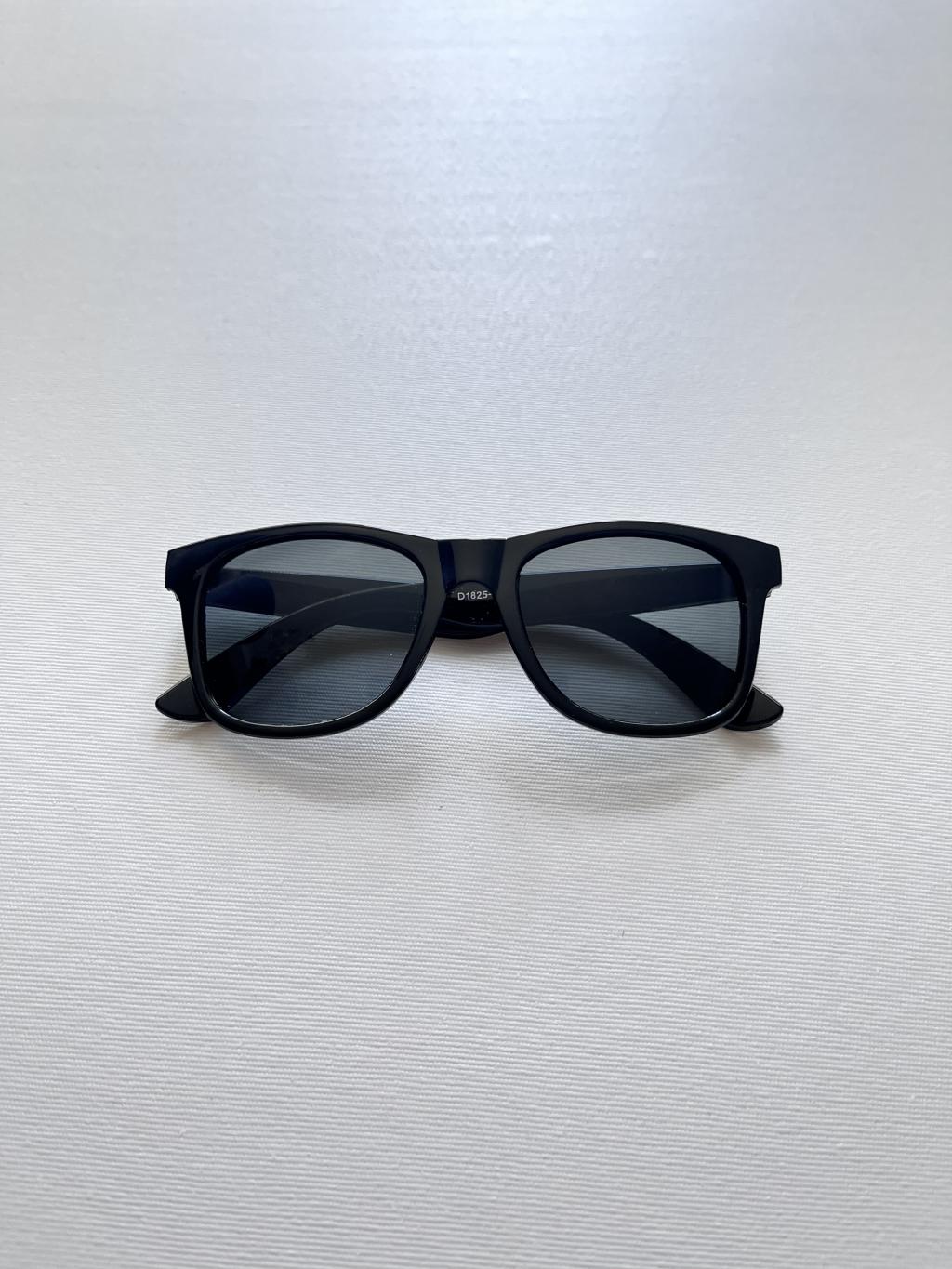 عینک گربه ای سیاه ۶۰۱۲